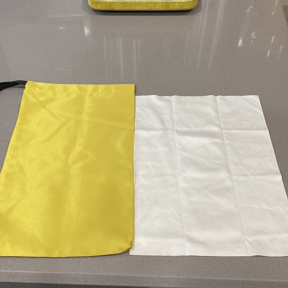 Gucci Velvet Sunglass Case - Picture 3 of 12